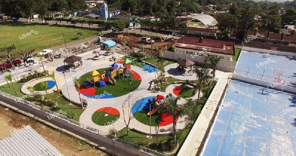  outdoor play area-2