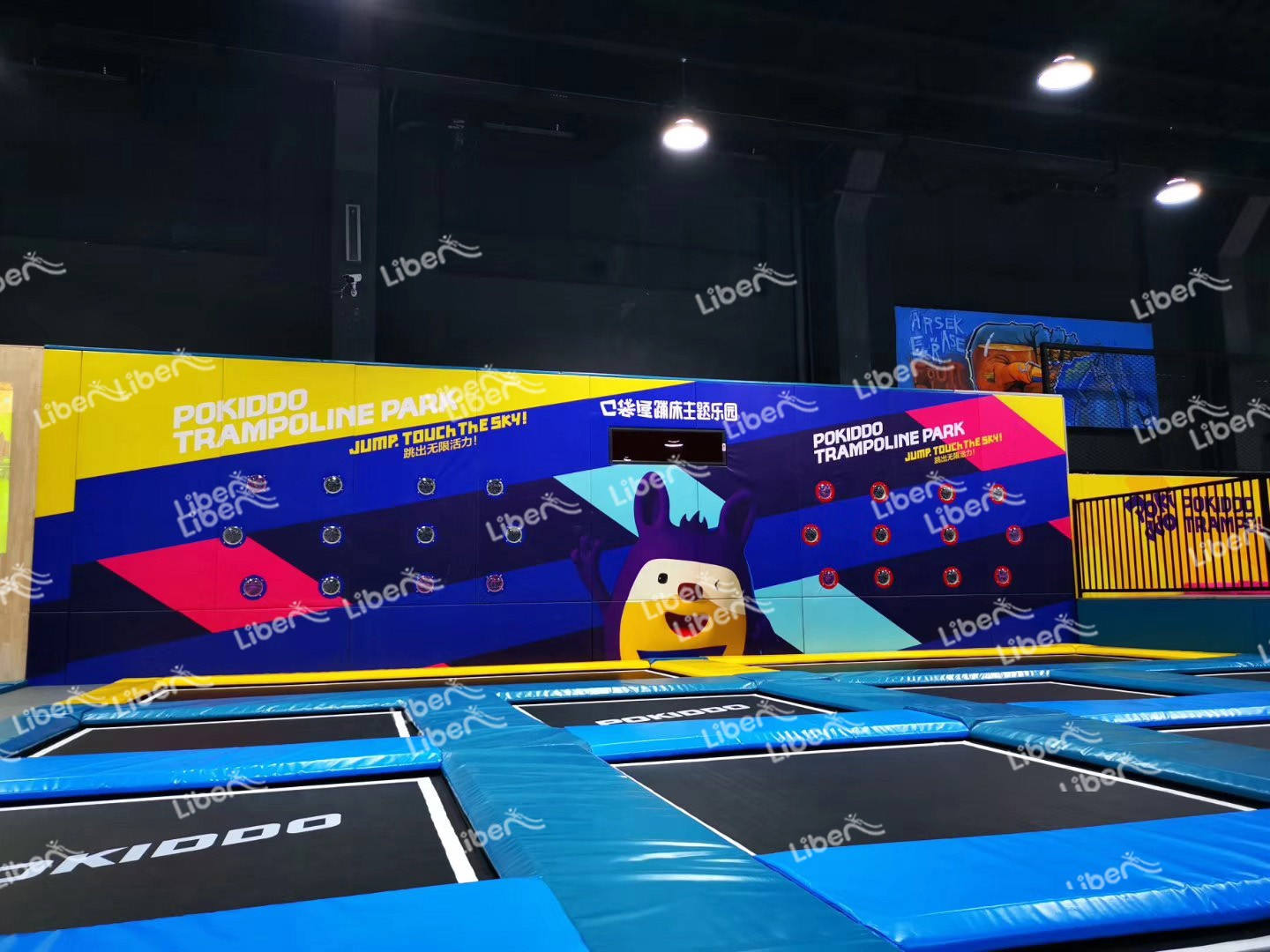 indoor trampoline park=1