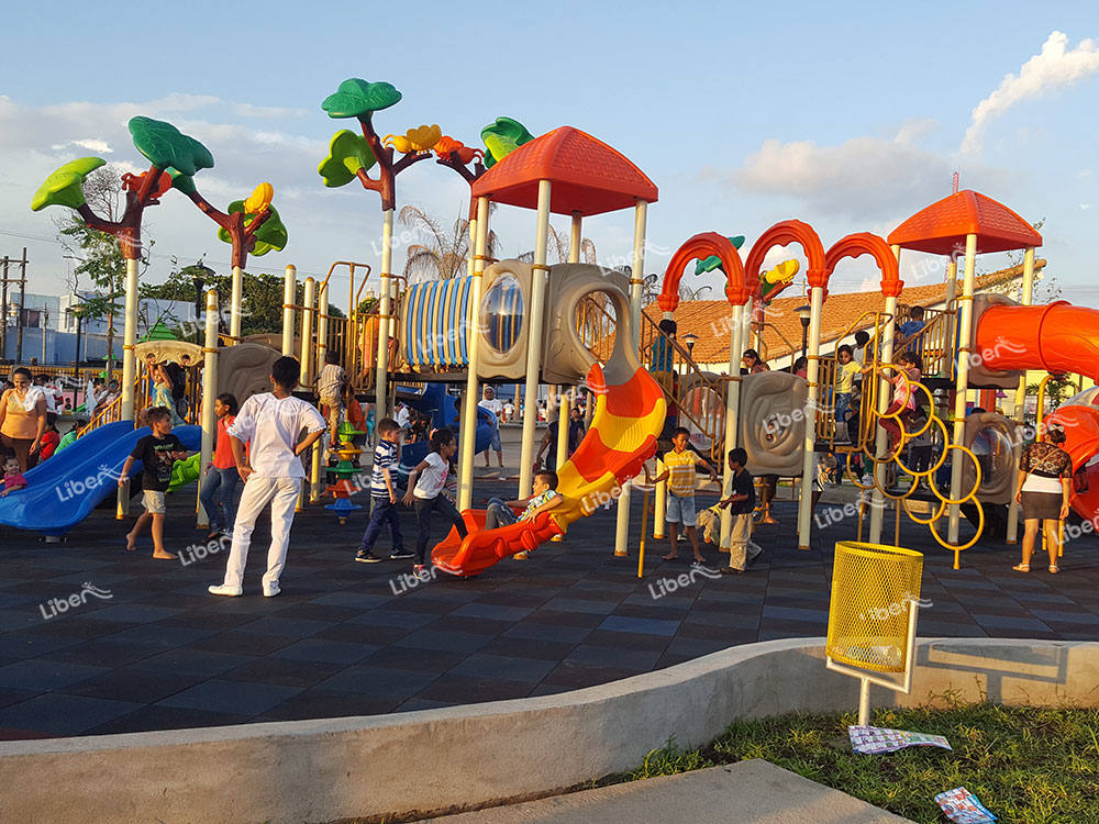 outdoor playground equipment-1