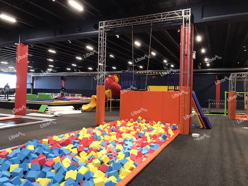 Customized Trapeze with Foam Pit