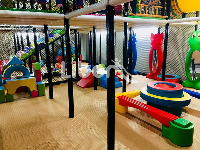 Philippines Indoor Maze