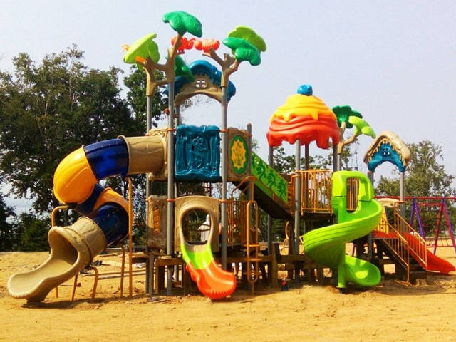 Where to choose good outdoor amusement equipment?