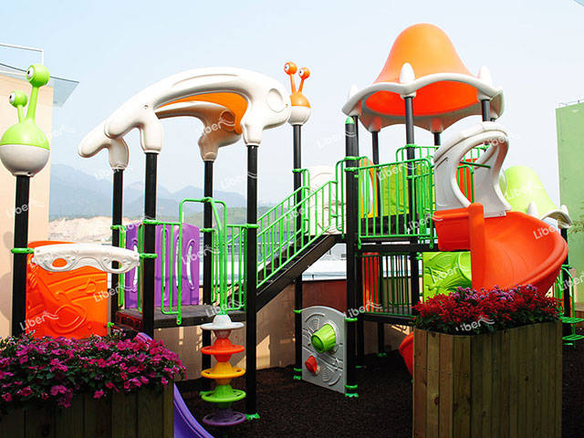 How Safe Is The Outdoor Slide? Which Colors Are More Attractive?