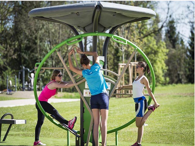 What Types Of Commercial Children's Outdoor Play Equipment Are Available? How Should I Choose My Equipment?